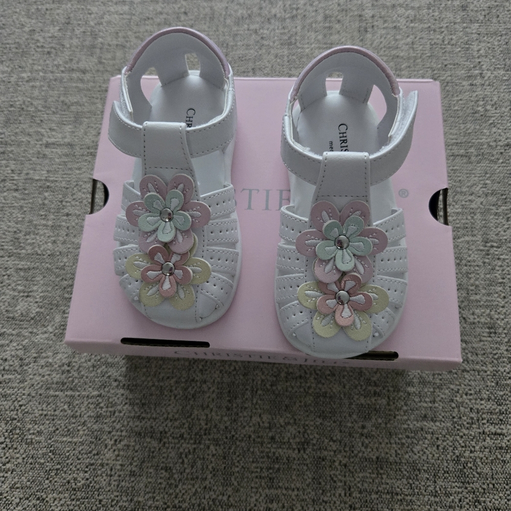 Christie & Jill Mila White With Floral Embellishments Sandals Size 5M